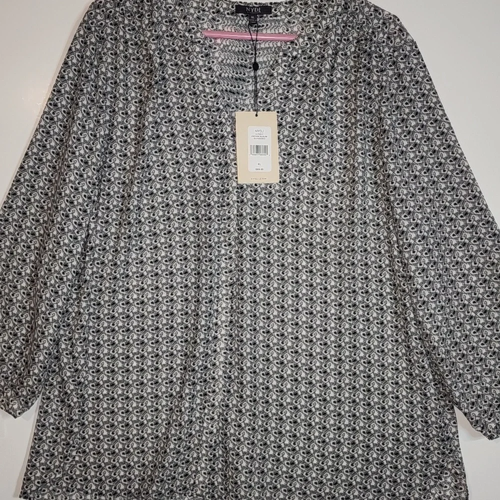 NYDJ Pintuck Blouse NWT Size XLarge - Picture 3 of 14